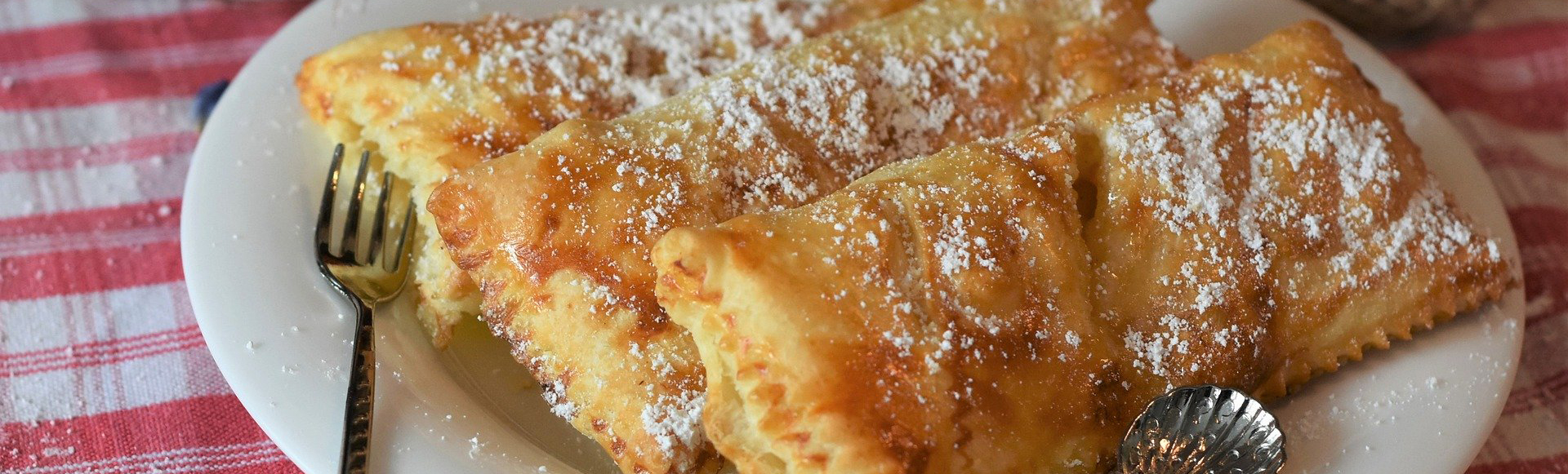 Easy Hot Apple Pie Pockets Recipe