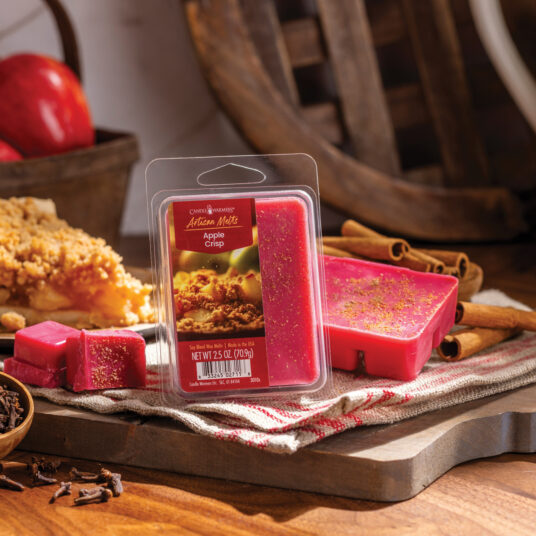 Apple Crisp Artisan Wax Melts by Candle Warmers Etc. Baked tart apples topped with a sweet, spiced crumble. 100% soy wax.