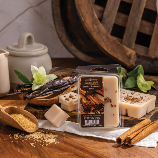Vanilla Cinnamon Stick Artisan Wax Melts by Candle Warmers Etc. Spicy cinnamon stick dusted with warm vanilla bean and sugar.