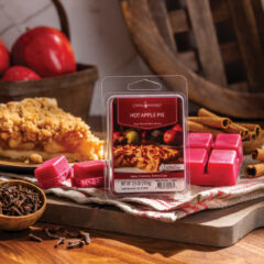 HOT APPLE PIE FRAGRANCE: Hot from the oven apple pie with tart apples and a flaky, buttery crust. TOP NOTES: Orange, Cranberry, Apple, Lemon MID NOTES: Cinnamon, Clove BASE NOTES: Tonka, Vanillin, Musk