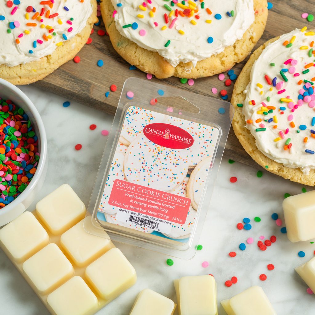 SUGAR COOKIE CRUNCH FRAGRANCE: Fresh-baked cookies frosted in creamy vanilla icing. TOP NOTES: Butter, Sweet Berry MID NOTES: Heliotrope, Sugar BASE NOTES: Malt, Vanilla Bean, Maple