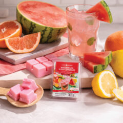 WATERMELON LEMONADE FRAGRANCE: Tart lemonade infused with juicy watermelon and fresh spearmint. TOP NOTES: Citrus, Lemon, Grapefruit MID NOTES: Pomelo, Melon, Fruit BASE NOTES: Melon, Mint, Herbal