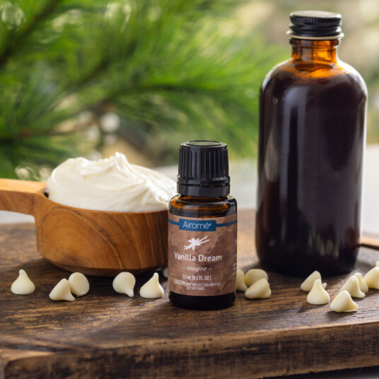Vanilla Dream Essential Oil Blend is a blend of sweet vanilla infused with subtle spices. Enjoy the soft and distinct richness of a vanilla orchid in bloom.