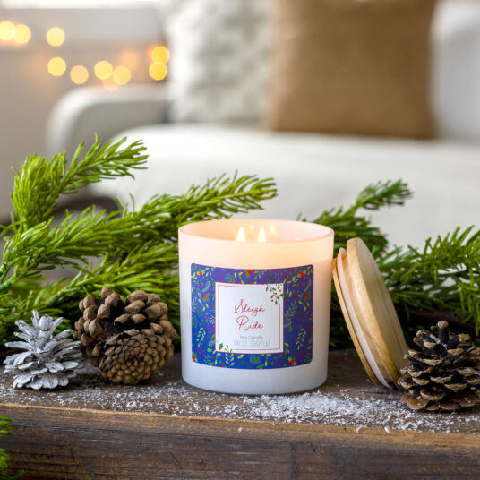 Sleigh Ride Soy Candle: Take a ride on Santa’s magical sleigh with the scent of crisp cool air and warm cedar woods.