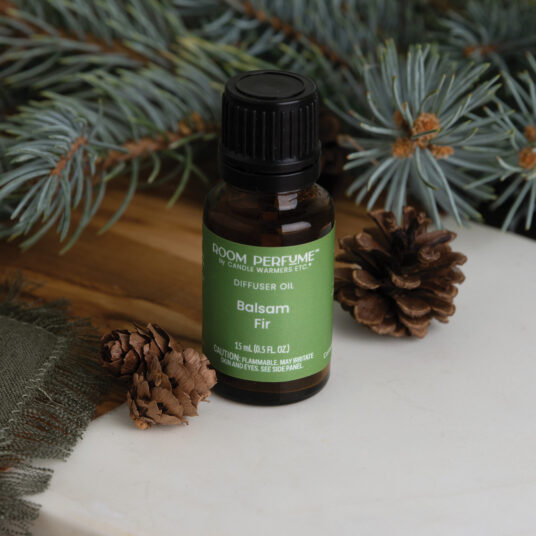 BALSAM FIR: Our Balsam Fir Room Perfume Diffuser Oil is a fresh and inviting scent that will remind you of outdoors during the holidays. Made with natural fragrance oils, it features invigorating green highlights, fir needle, sprinkle of spice, and leafy greens with a splash of fruit, earthy accents and gentle musk. TOP NOTES: Invigorating Green Highlights, Fir Needle, Sprinkle of Spice MID NOTES: Balsam Peru, Leafy Greens, Splash of Fruit, Earthy Accents BASE NOTES: Gentle Musk, Warm Woods, Caramelized Sugar, Soft Powder