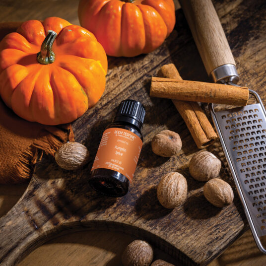 PUMPKIN SPICE: Pumpkin Spice Room Perfume Diffuser Oil is just what you need for your home during the fall months. This wonderful scent is light, sweet, and carries some spicy undertones that remind us of the holidays. The combination of pumpkin, spices, maple syrup and vanilla make for a rich smelling fragrance that is reminiscent of pumpkin pie. TOP NOTES: Cinnamon stick, grated clove, dash of nutmeg MID NOTES: Pumpkin Puree, Orange Peel BASE NOTES: Milky Vanilla, Maple Syrup