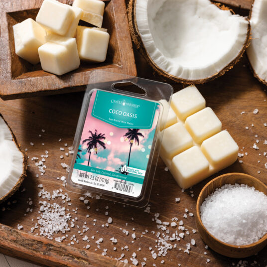 Coco Oasis is a tropical and lush fragrance that captures the soft scent of coconut. The natural aroma of Tahitian Tiare and white tuberose blend seamlessly with creamy coconut to create a soothing scent that will transport you to paradise.