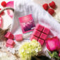Get it done with our Let's Go Girl wax melt. Our supercharged apple blossom and sweet red currant are blended with crystalized amber and blonde cedar. The result? An invigorating and heavenly fragrance sure to keep you going all day long. TOP NOTES: Spring Air, Red Currant, Apple Blossom  MID NOTES: White Peony, Sugarad Jasmine, Sweet Magnolia BASE NOTES: Blonde Cedar, Sandalwood, Crystalized Amber
