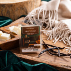 Let the enchanting dance of our Velvet Vanilla Woods Wax Melt whisk you away to a cozy haven, where delightful vanilla, warm caramel and kind musk embrace you. The lingering notes of woody cedar complete this indulgent fragrance, creating a truly captivating experience for your senses. Transform any space into a tranquil sanctuary with our Velvet Vanilla Woods Wax Melt. Don't miss out on this irresistible blend!