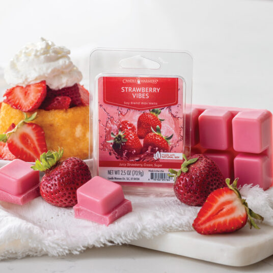 Strawberry Vibes is the irresistible combination of ripe strawberries, sugary sweetness, and creamy undertones. Whether you're unwinding after a long day or setting the mood for a cozy evening, Strawberry Vibes is the perfect companion.