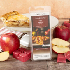 HOT APPLE PIE FRAGRANCE: Hot from the oven apple pie with tart apples and a flaky, buttery crust. TOP NOTES: Orange, Cranberry, Apple, Lemon MID NOTES: Cinnamon, Clove BASE NOTES: Tonka, Vanillin, Musk