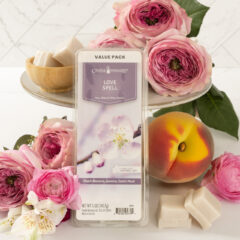 LOVE SPELL FRAGRANCE: Playful blend of lush blossoms and sweet peaches. TOP NOTES: White Peach, Bergamot, Mandarin MID NOTES: Cherry Blossom, Star jasmine, Cyclamen BASE NOTES: Fresh Breeze Accord, Exotic Musk