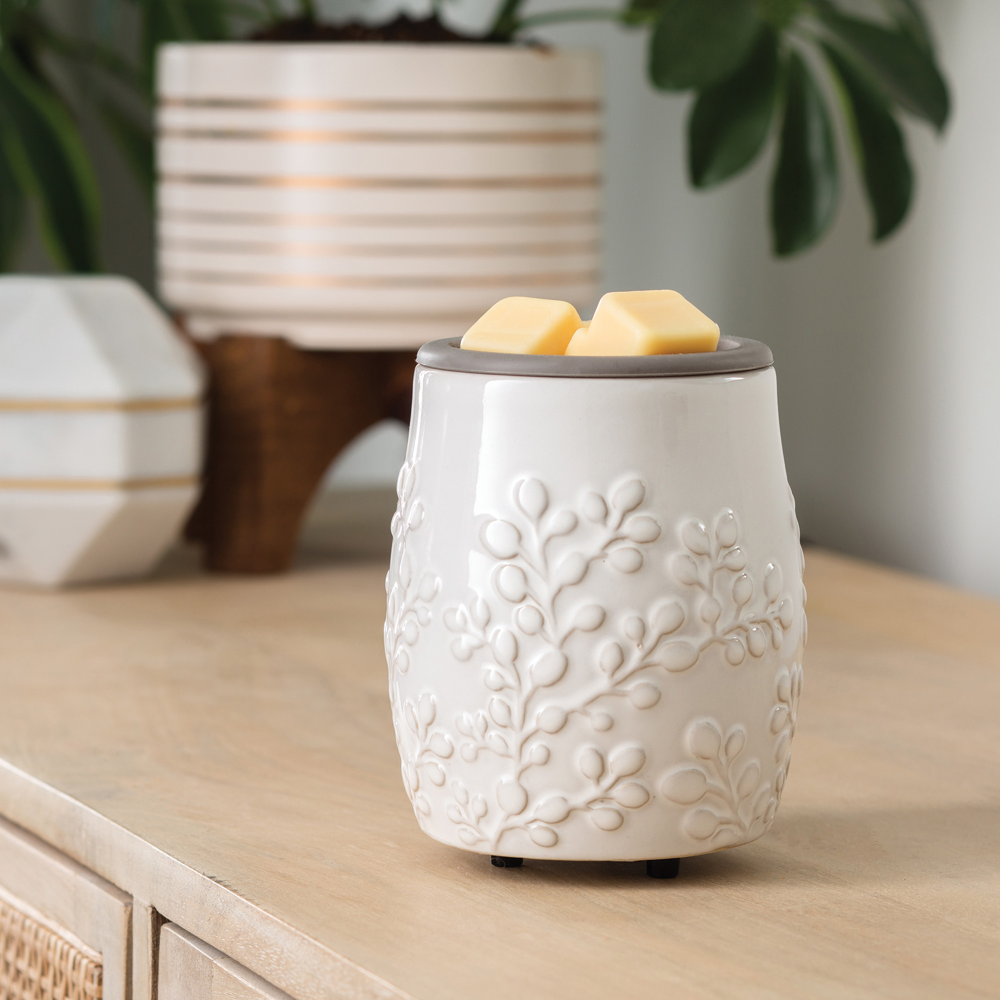 Mother’s Day Gift Guide: The Perfect Wax Warmers and Scented Gifts for Mom