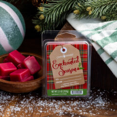 Have a jolly holiday with Enchanted Season Wax Melts. Enjoy the peaceful scents of cinnamon, nutmeg, and pine, perfectly interlaced with the aromatic top notes of apple, ginger, and clove. The elegant and captivating base notes of cardamom leave a lasting impression, making this a perfect choice for an unforgettable holiday season. TOP NOTES: Apple, Ginger, Clove MID NOTES: Tea, Cinnamon BASE NOTES: Cardamom