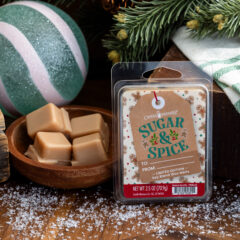 Embrace the warmth of the holidays with Sugar & Spice. This cozy wax melt blends rich vanilla bean, cinnamon sugar, and buttery caramel, with a comforting vanilla cake base. Perfect for adding a sweet, festive touch to gatherings, it fills your home with the irresistible scent of home-baked perfection. TOP NOTE: Buttery Caramel MID NOTE: Cinnamon Sugar BASE NOTE: Vanilla Cake