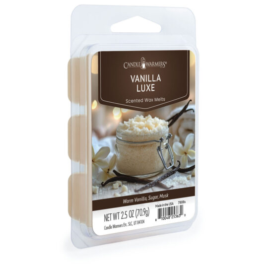Indulge in Vanilla Luxe 2.5oz Wax Melts, a cozy, intoxicating fragrance with luxurious staying power. Warm vanilla and sweet sugar are layered over soft musk for an inviting, comforting experience.