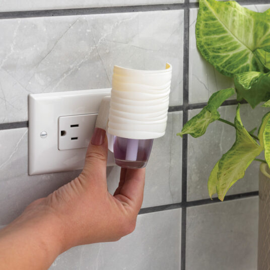 How to use  Fresh Linen WallScents™ 24mL Fragrance Oil STEP 4: Plug in