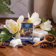 Set a sultry, serene mood with Magnolia Nights 2.5oz Wax Melts. Lush magnolia and warm tonka bean are accented with subtle spice for a comforting, captivating atmosphere.