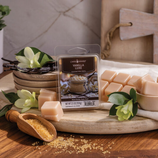 Indulge in Vanilla Luxe 2.5oz Wax Melts, a cozy, intoxicating fragrance with luxurious staying power. Warm vanilla and sweet sugar are layered over soft musk for an inviting, comforting experience.